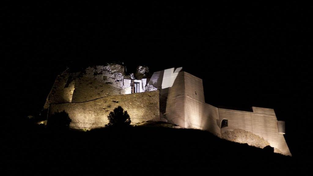 Castillo de la Trinidad de noche