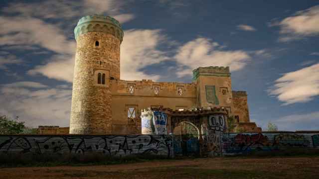 La 'meca' del espiritismo en Barcelona, un castillo en ruinas, sucio y degradado