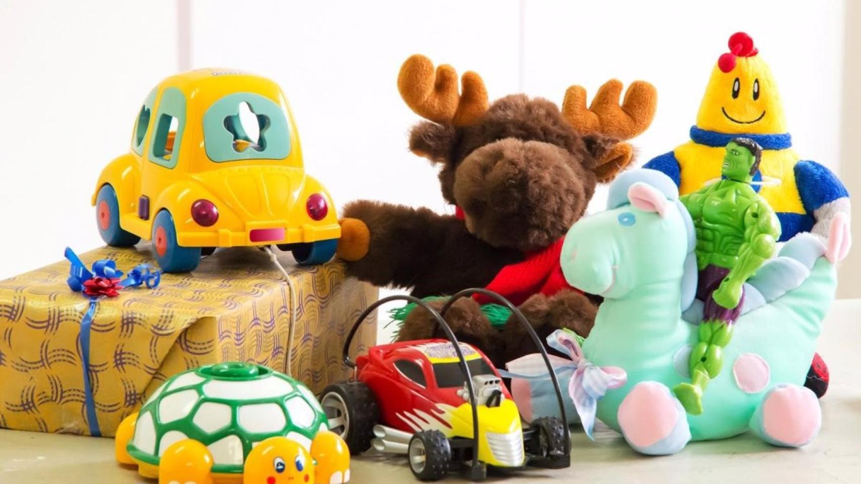 Muñecos y juguetes