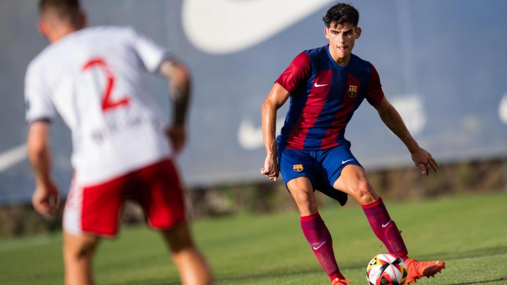 Marc Bernal, en un partido con el Barça