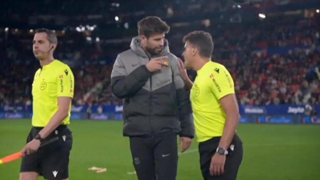 Piqué se encara con Gil Manzano y es expulsado