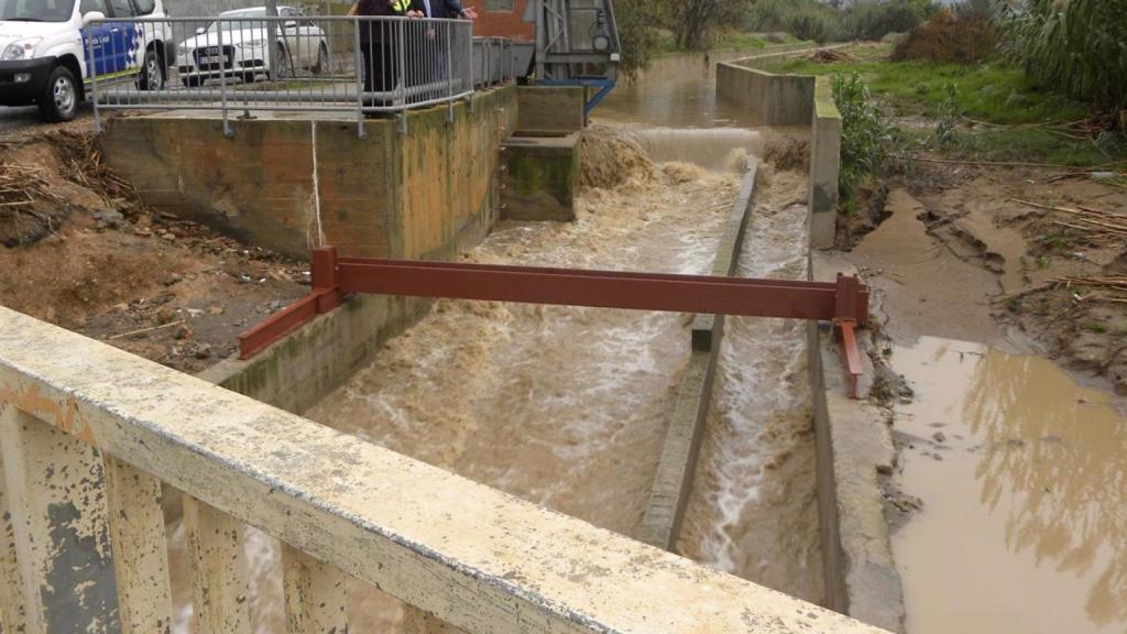 Una riera de Salou desbordada