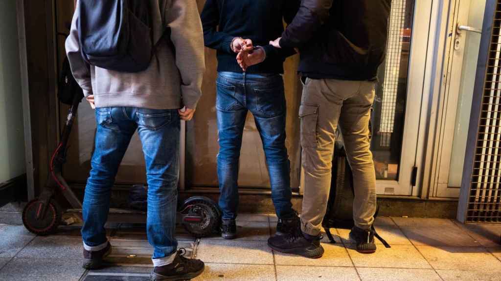 Un detingut pel Grup Titani dels mossos durant una patrulla per Barcelona