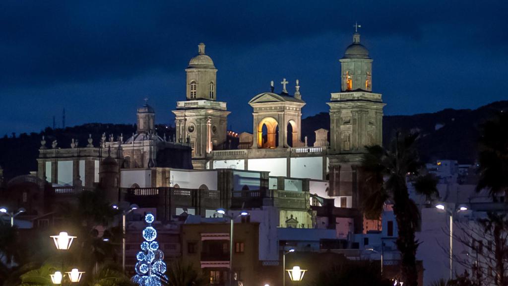 Vista nocturna del barrio de Vegueta
