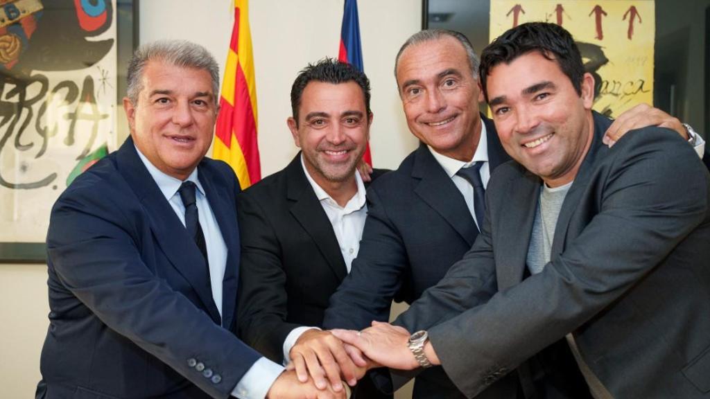 Laporta, Xavi, Yuste y Deco, máximos responsables deportivos del Barça