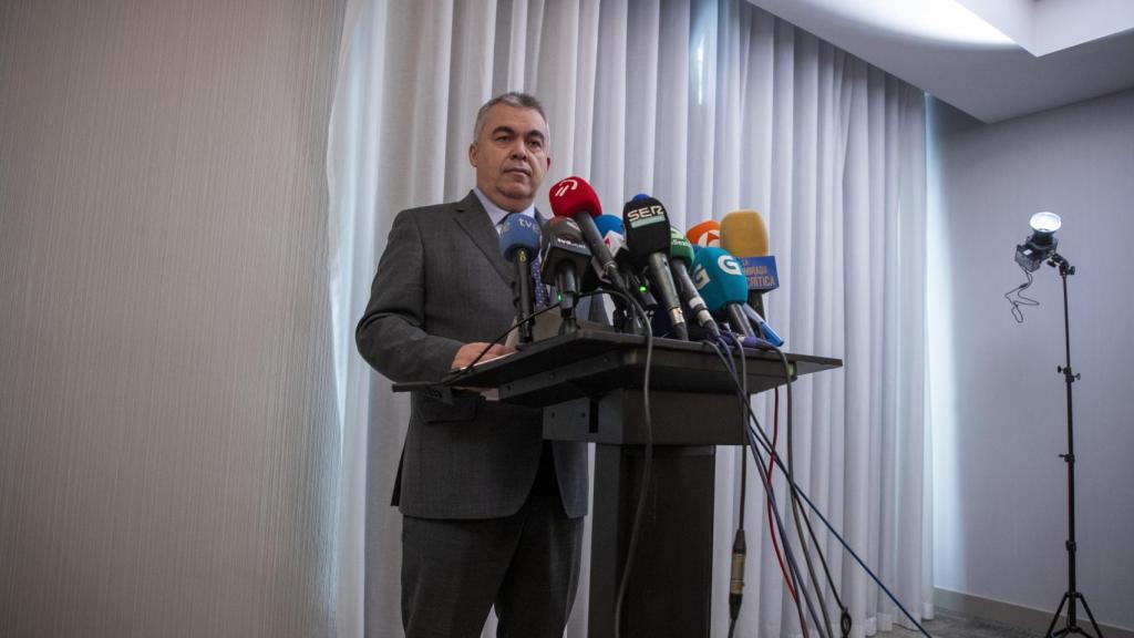 El número tres del PSOE, Santos Cerdán, en declaraciones a los medios desde Bruselas para explicar el acuerdo con Junts