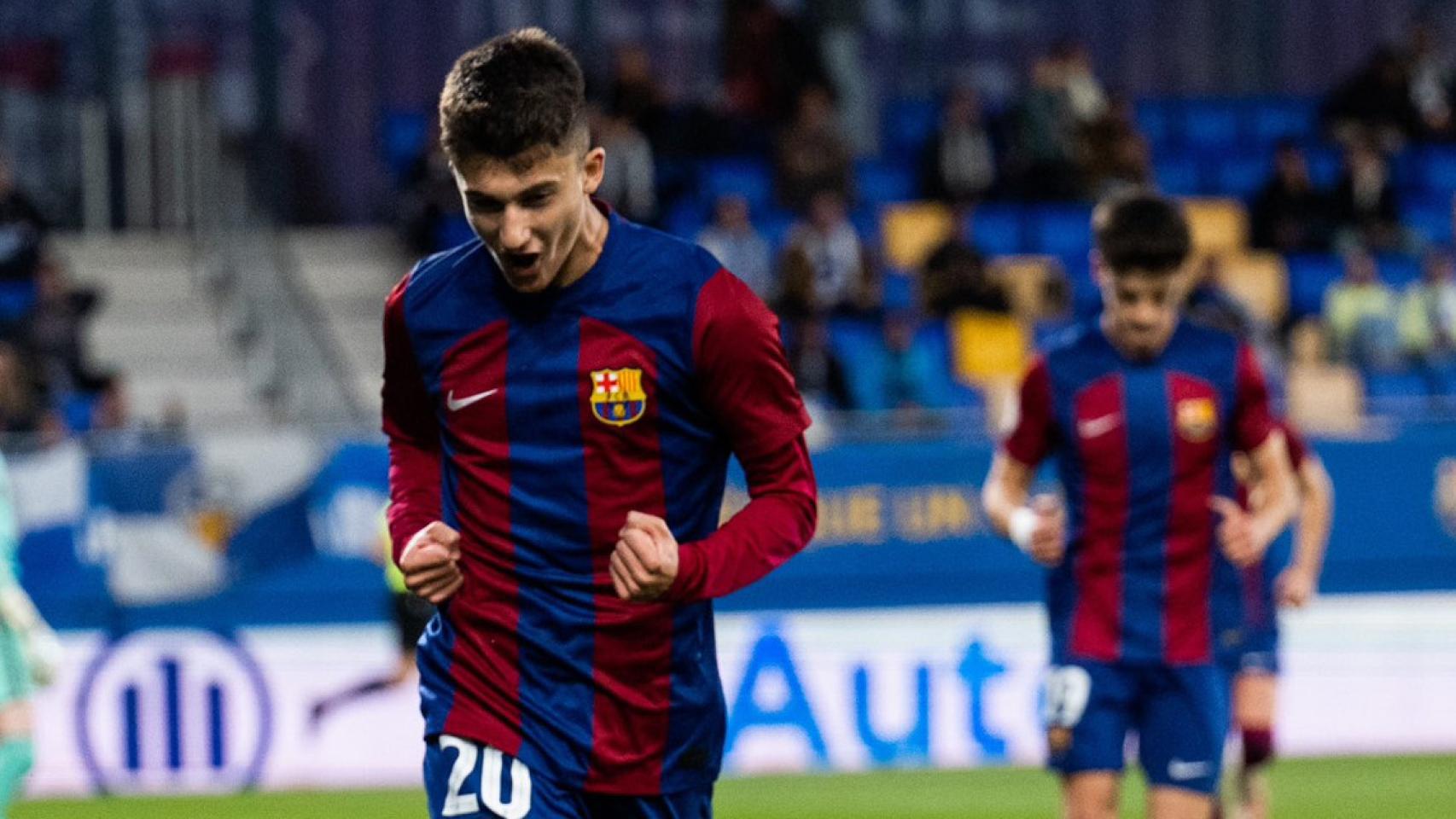Unai Hernández celebra uno de sus dos goles contra el Sabadell