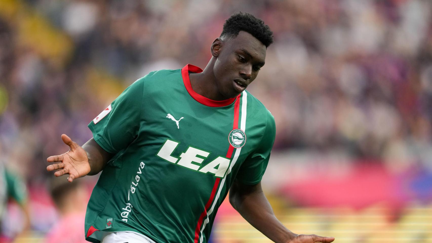 Samu Omorodion celebra su gol al Barça en el primer minuto de partido