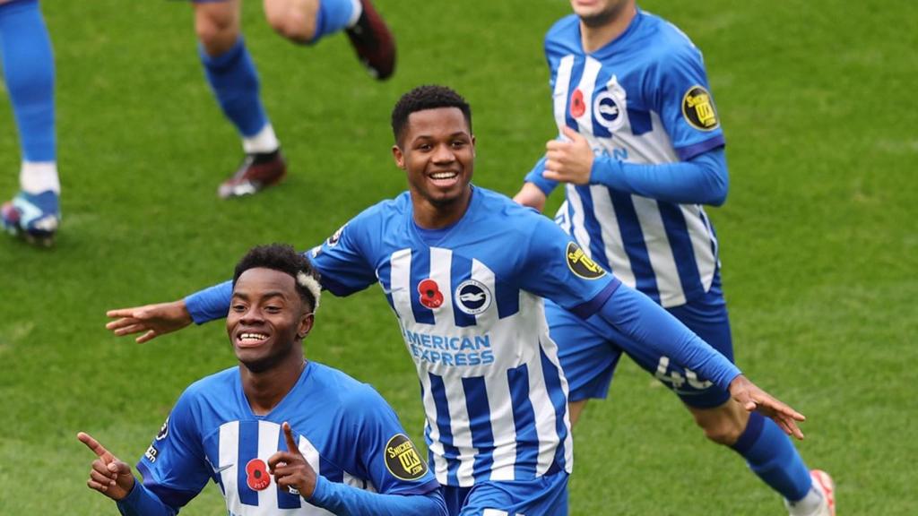 Ansu Fati festeja una victoria del Brighton en la Premier League