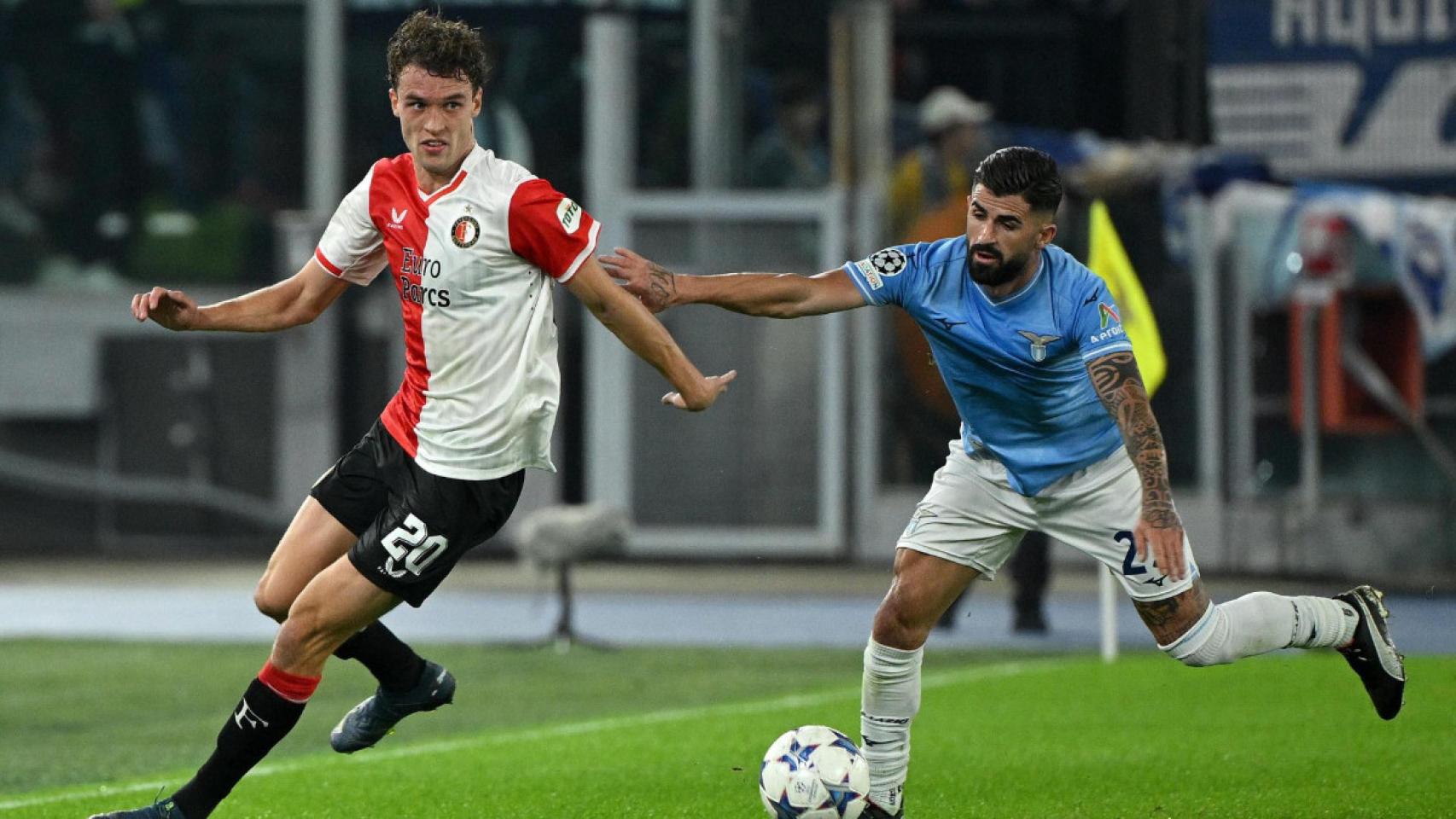 Mats Wieffer, en un partido de Champions League contra la Lazio