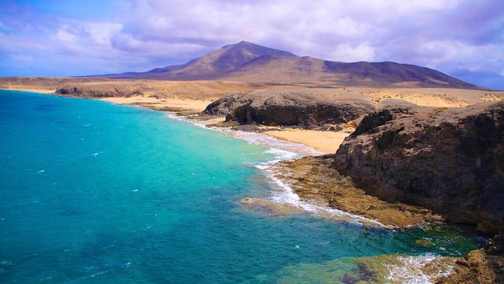 Playa del Papagayo, una de las más famosas de Lanzarote