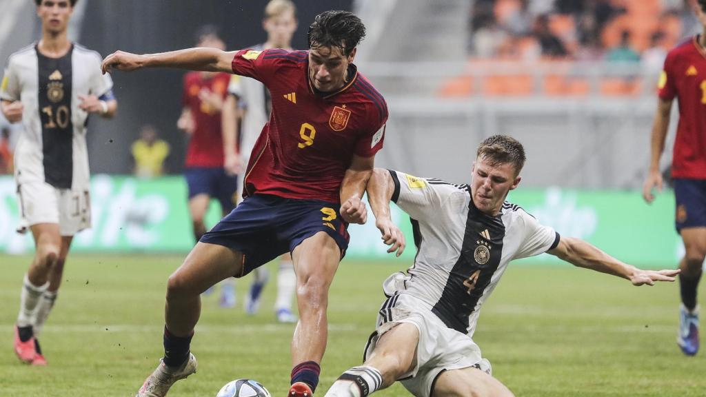 Marc Guiu, durante el partido contra la selección de Alemania