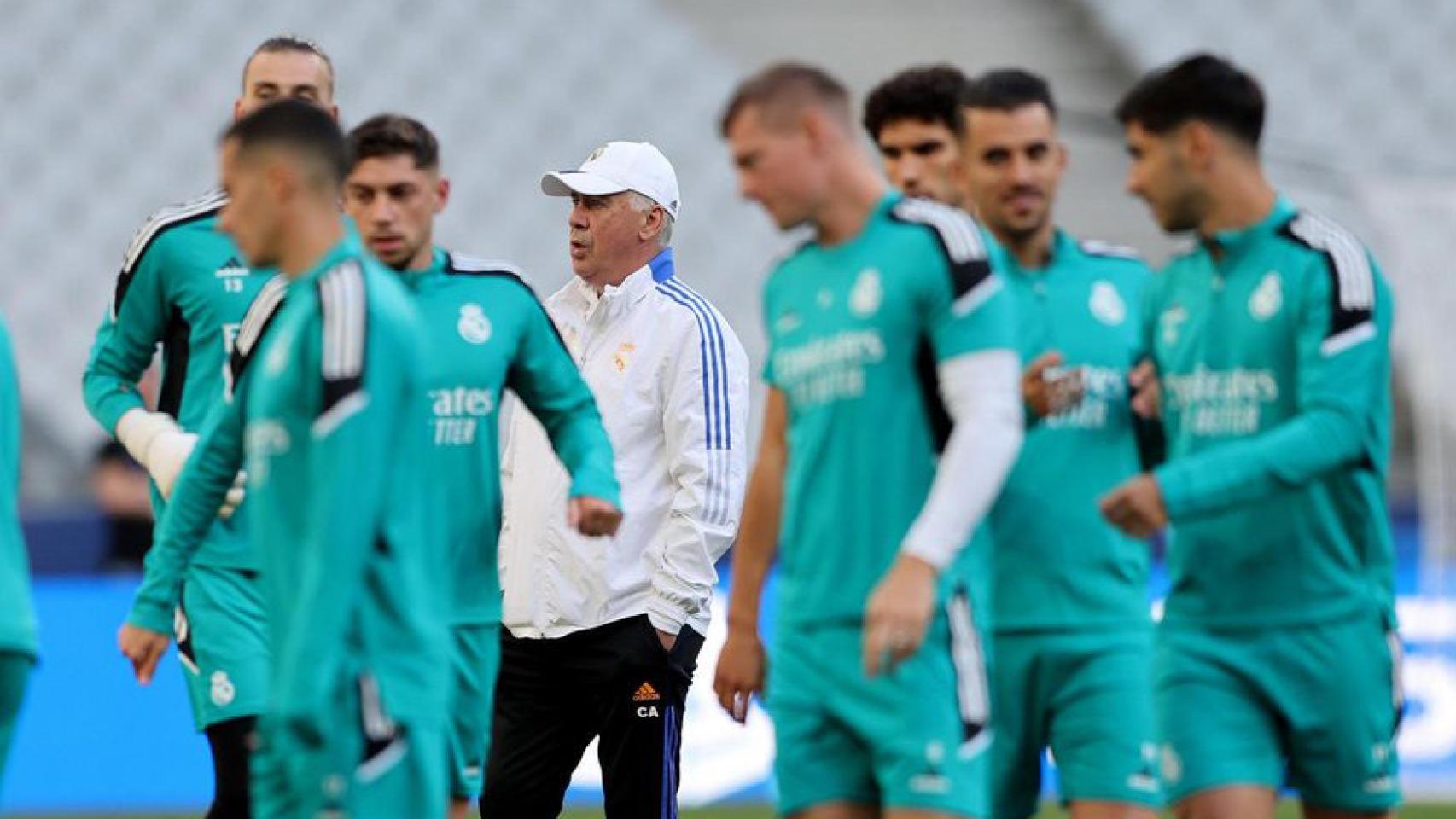 Carlo Ancelotti, durante un entrenamiento del Real Madrid