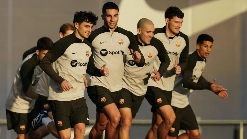 Los jugadores del FC Barcelona, durante una sesión de entrenamiento