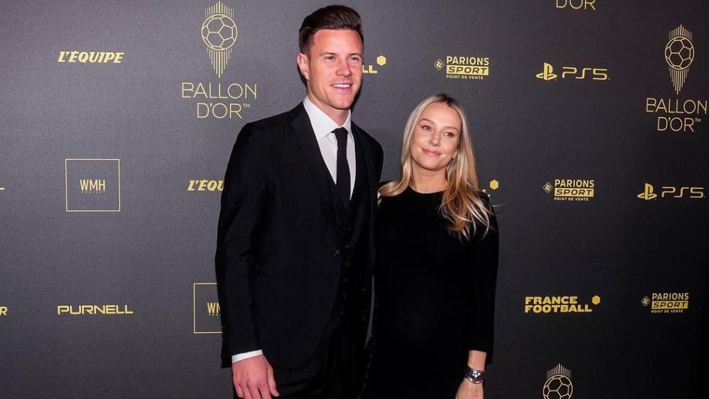 Marc-André ter Stegen acompañado de su mujer, Dani Ter Stegen, en la gala del Balón de Oro