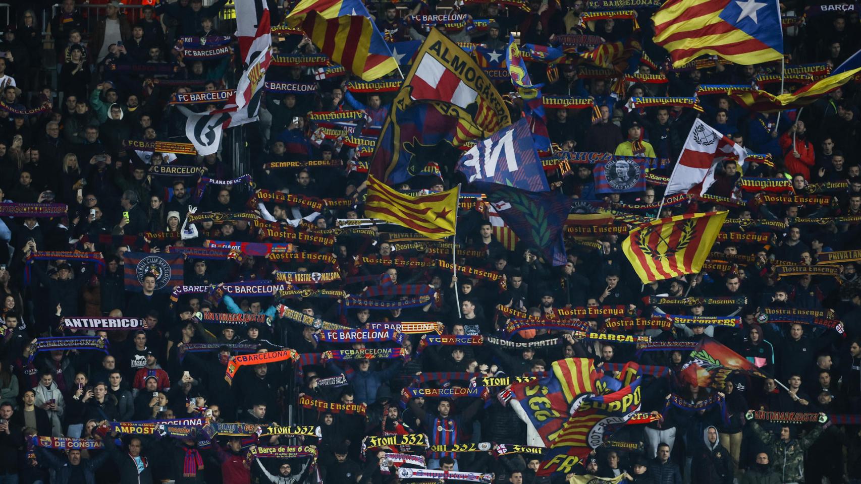 La Grada d'Animació en Montjuïc, contra el Atlético