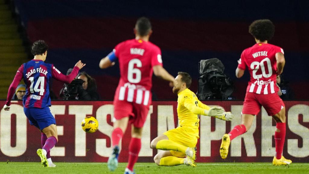 Joao Félix bate de vaselina a su excompañero Oblak en el Barça-Atlético