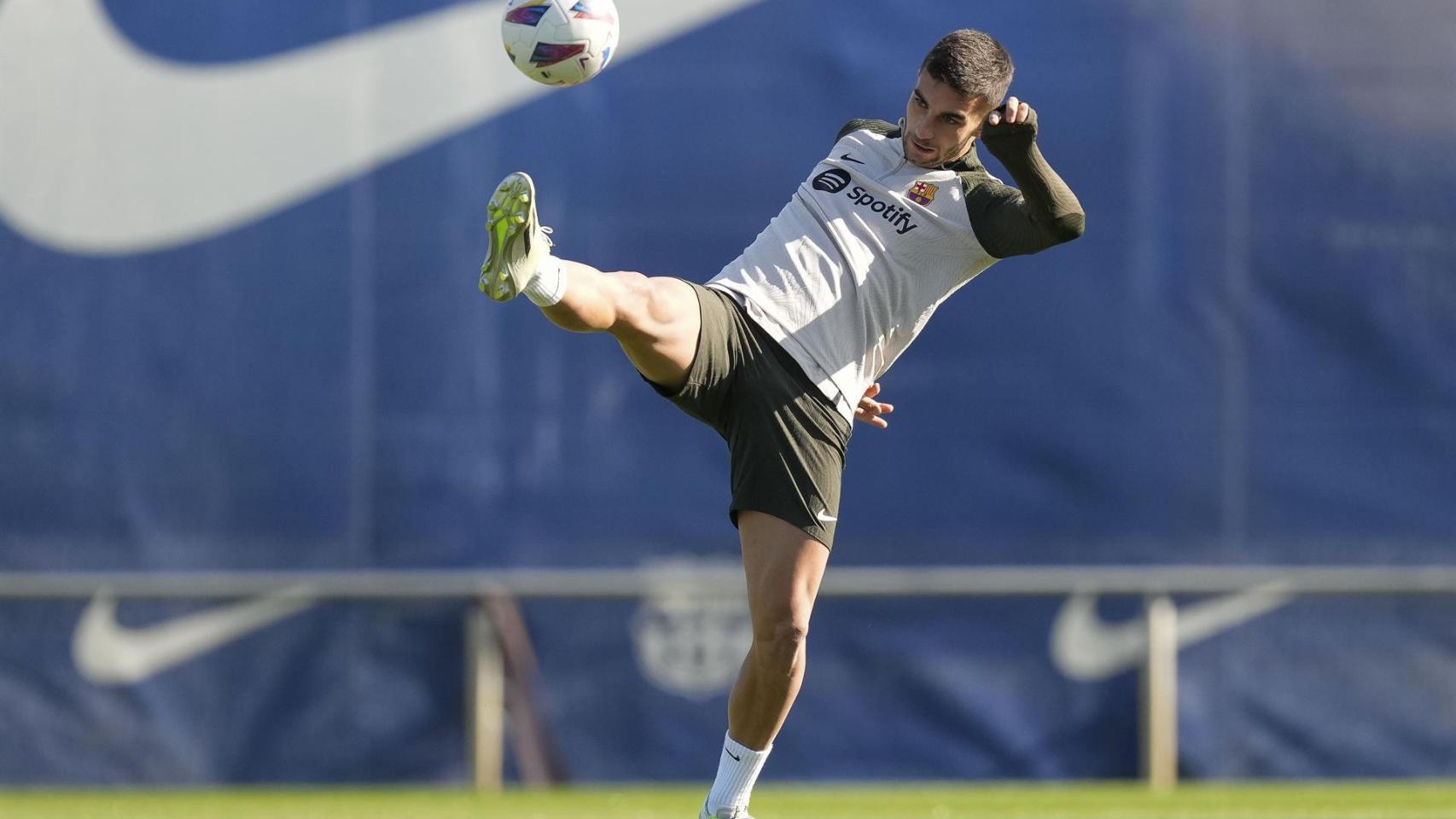 Ferran Torres, durante un partido con el FC Barcelona