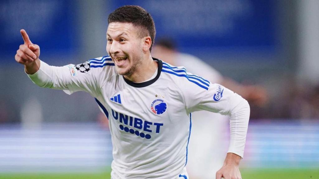 Roony Bardghji, pretendido por el Barça, festeja un gol con el Copenhague