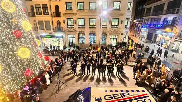 La GEIP de Badalona en la presentación en la plaza de la Vila