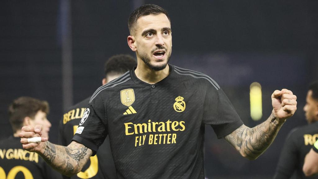 Joselu, autor de dos goles contra el Unión Berlín, celebra la victoria del Real Madrid