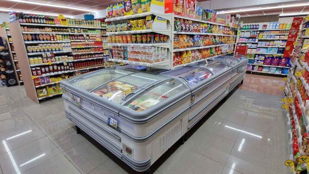 Interior de la botiga de Caprabo