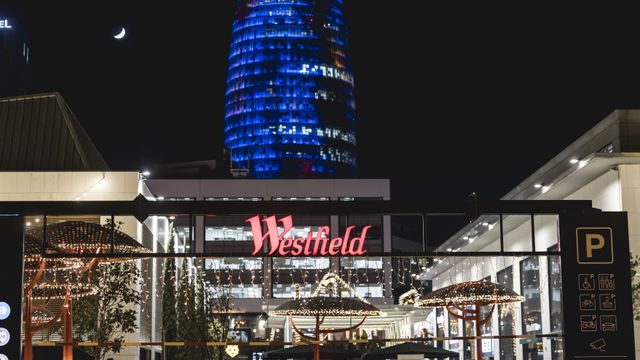 Centro comercial Westfield Glòries decorado por Navidad