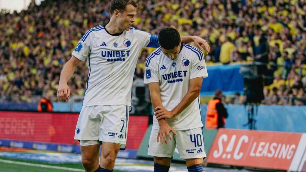 Roony Bardghji celebra un gol con el Copenhague