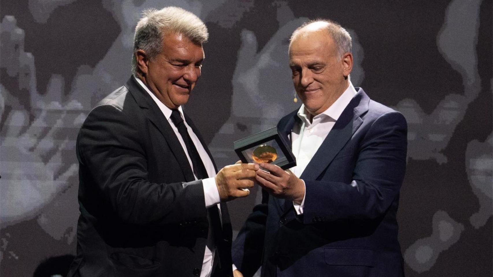 Joan Laporta y Javier Tebas, durante un acto de la Liga