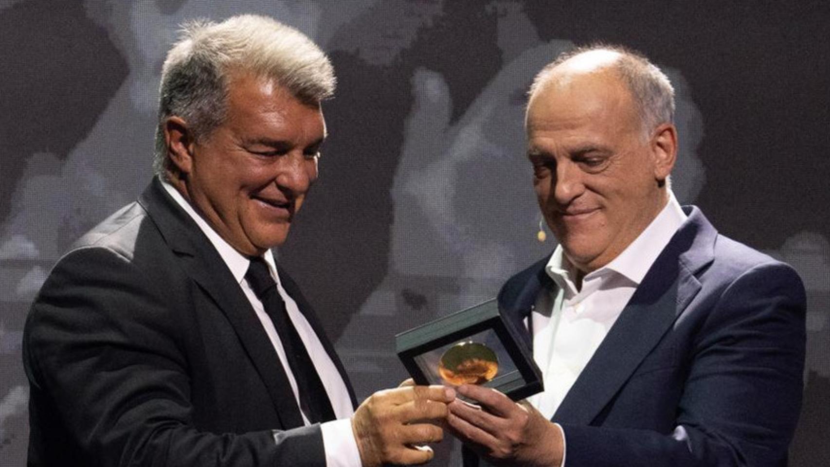 Joan Laporta y Javier Tebas, durante un acto de la Liga