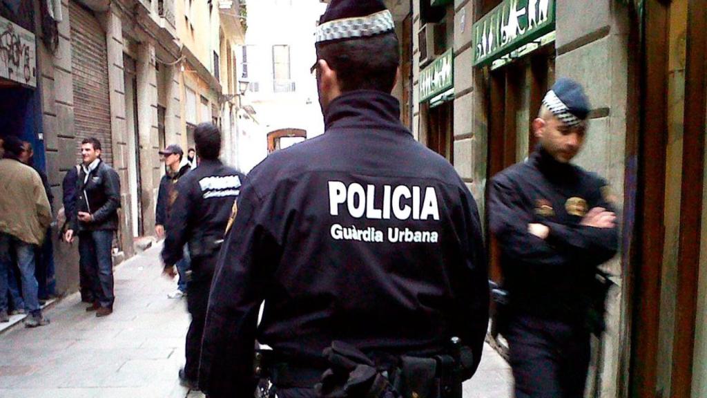 Efectivos de la UREP de la Urbana, en Ciutat Vella
