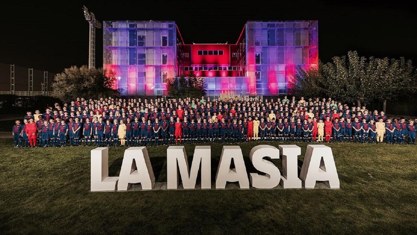 Una foto de archivo de los jugadores que forman parte de la Masía del Barça