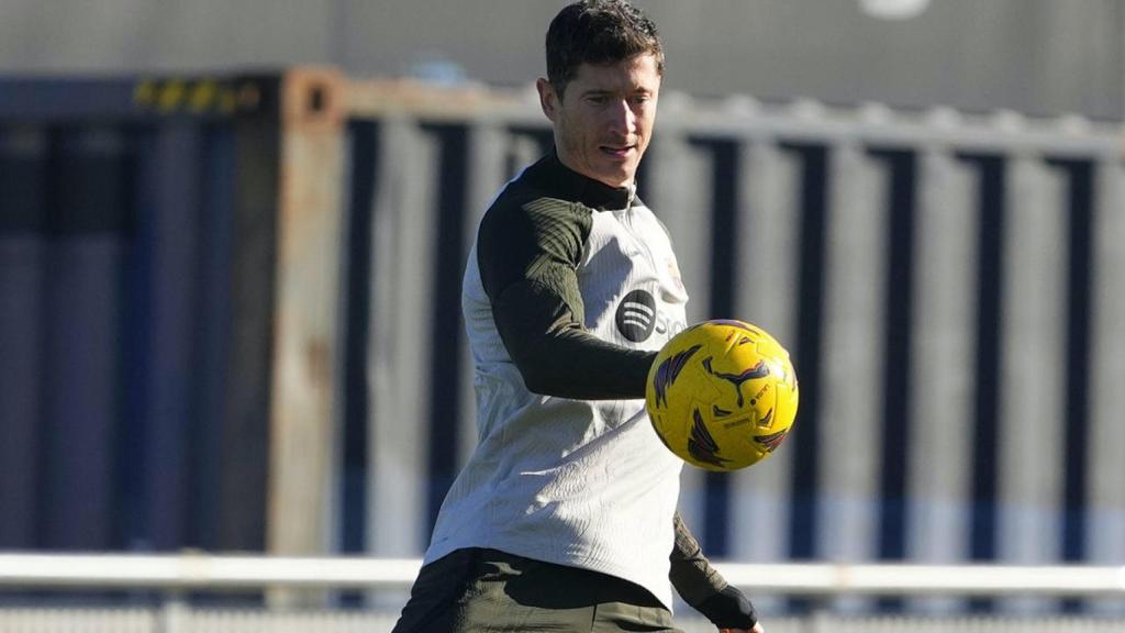 Robert Lewandowski, durante un entrenamiento con el Barça