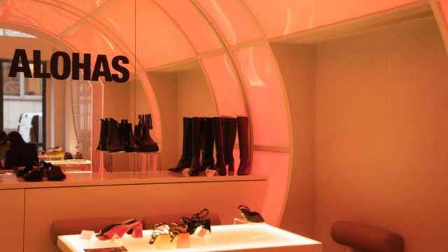 Interior de una pop up de la marca Alohas