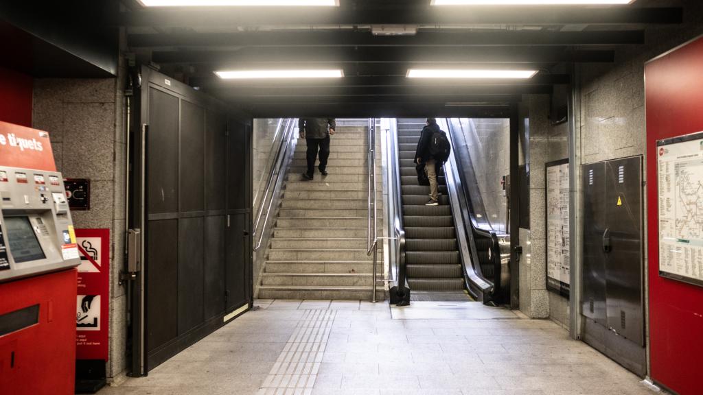 Escaleras mecánicas del metro de Barcelona