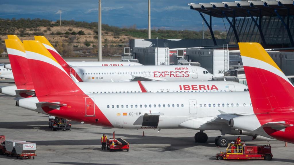 Aviones de Iberia estacionados en el aeropuerto de Madrid Barajas