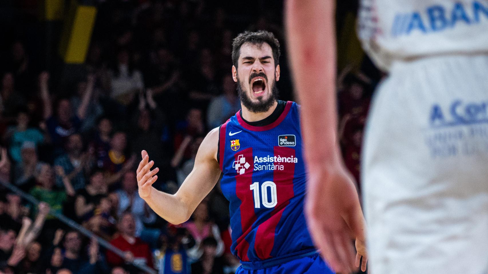 La euforia de Kalinic tras anotar en una jugada contra el Obradeiro