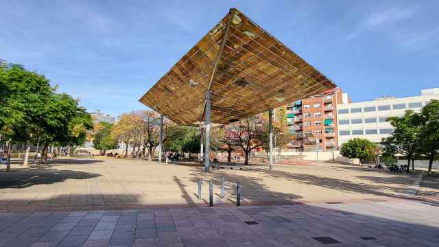 La plaza de les Treballadores i Treballadors de la Harry Walker de Nou Barris