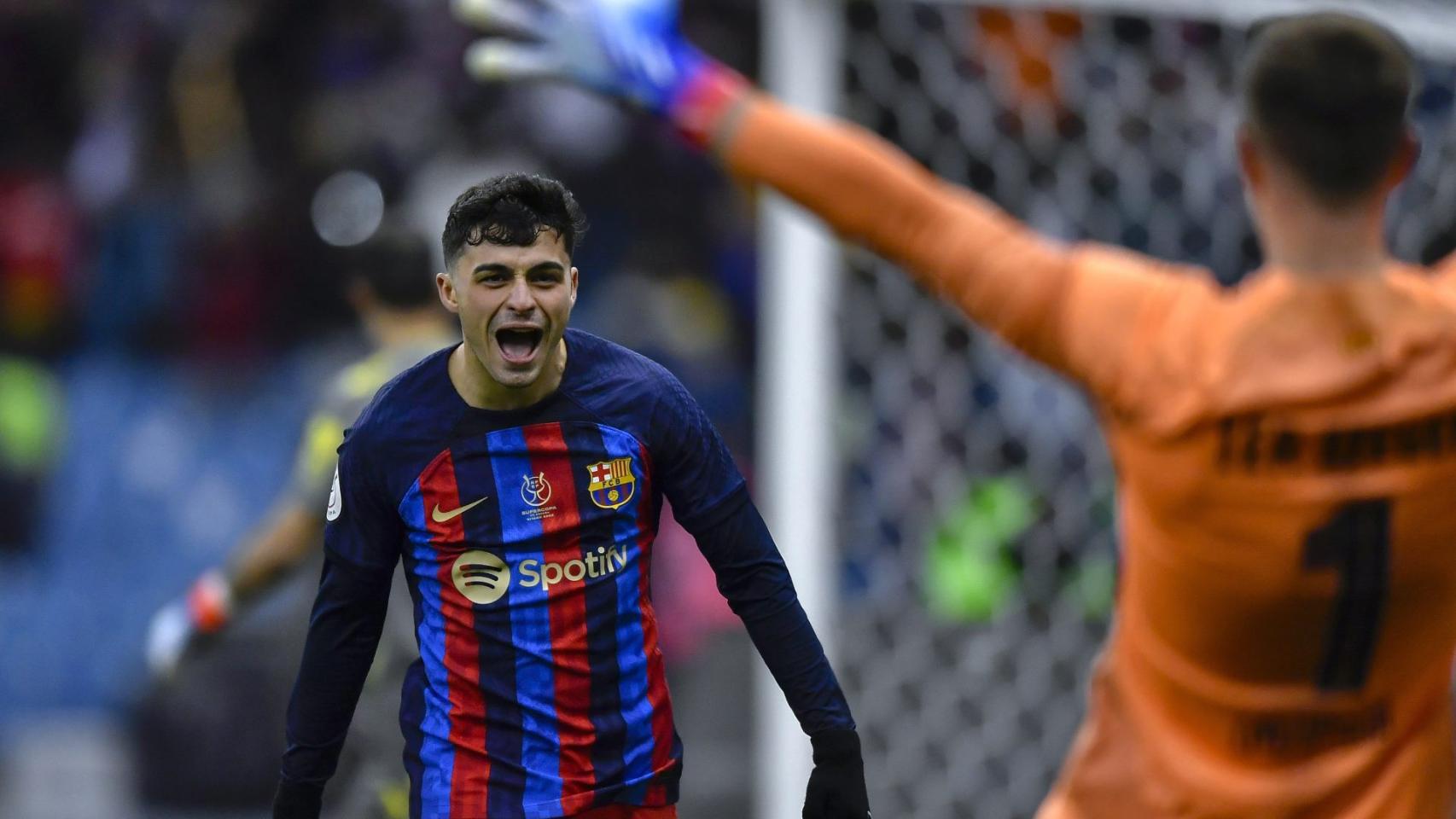 Pedri y Ter Stegen, celebrando el pase del FC Barcelona a la fase final de la Supercopa