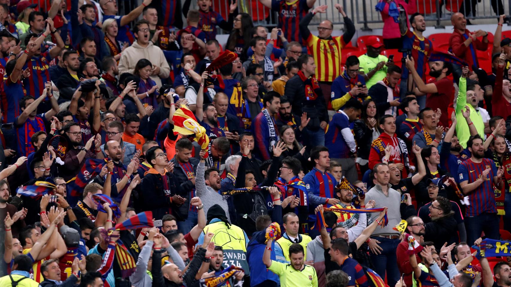 Aficionados del Barça en un desplazamiento europeo del equipo de fútbol