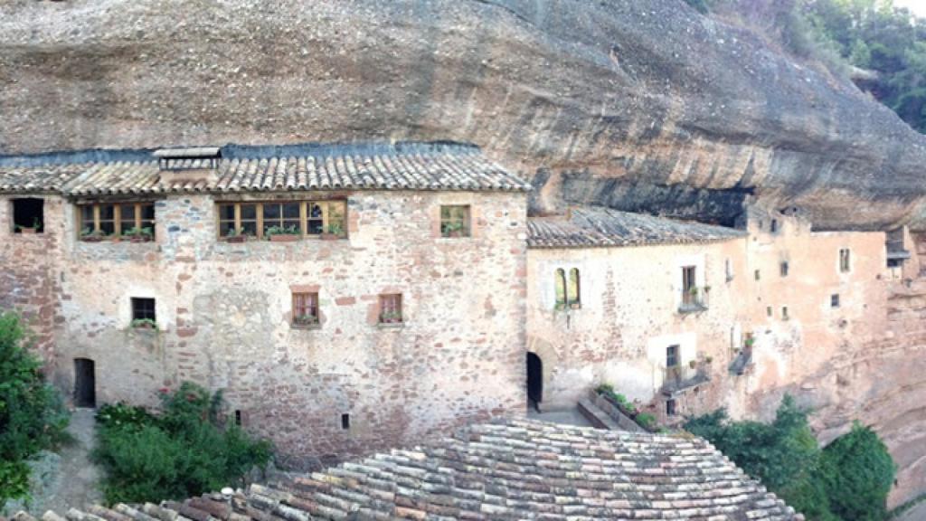 Así es la masía catalana más curiosa que encontramos en Mura