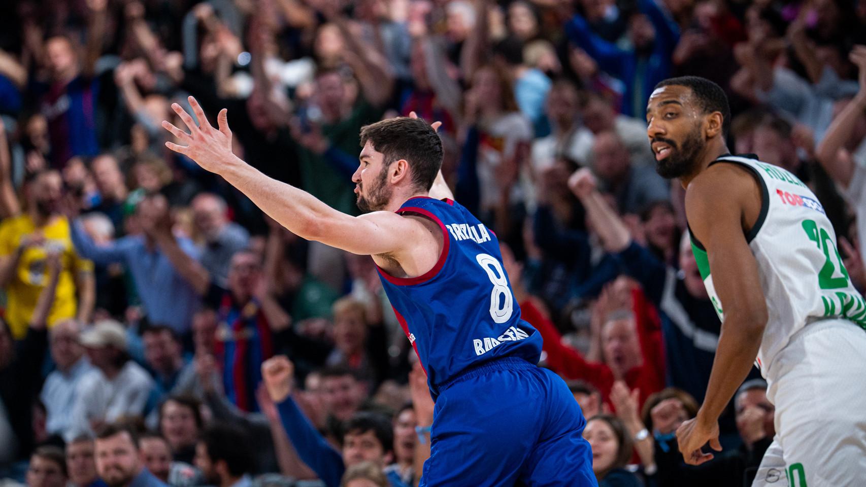 Brizuela festeja con el Palau la victoria obtenida contra el Zalgiris en la Euroliga