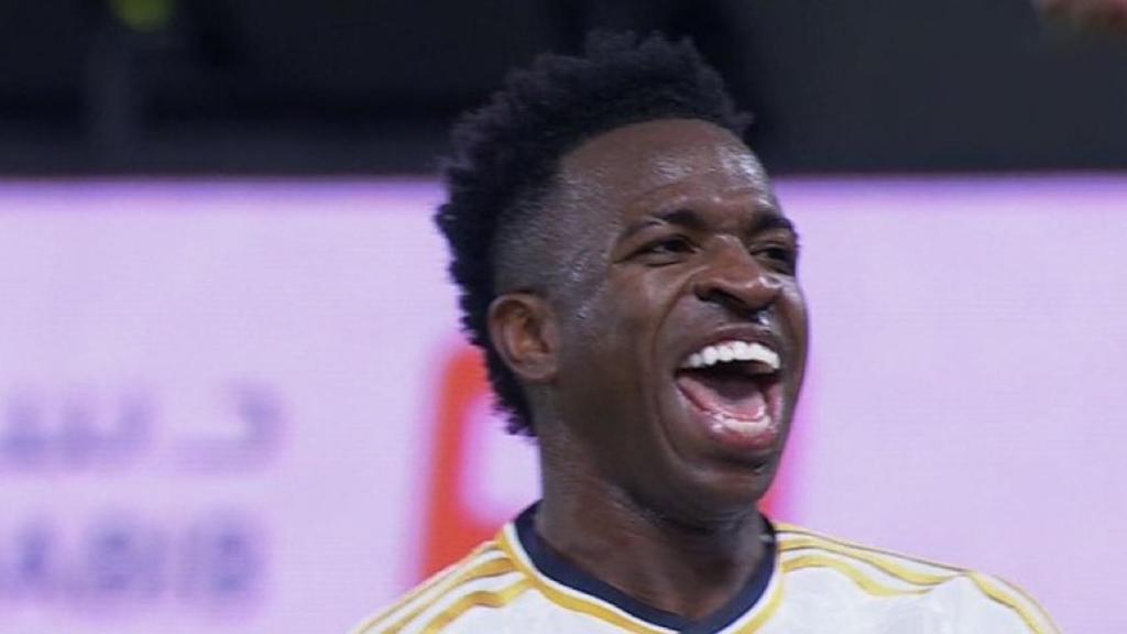 Vinicius se ríe al conocer que Ronald Araujo se fue expulsado de la final de Supercopa