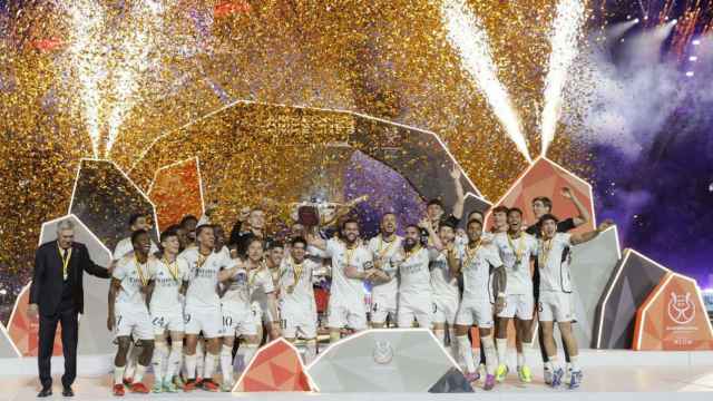 El Real Madrid celebra la Supercopa