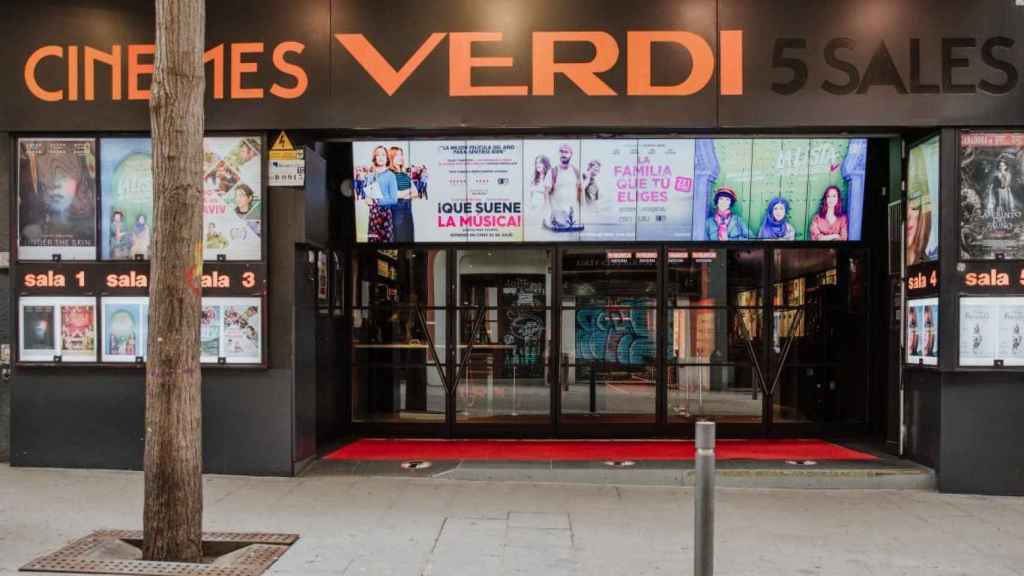 Exterior dels cinemes Verdi a Gràcia