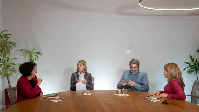 Lola Puga, Cristina Farrés, Raúl Olivares y Evgeniya Borisovay en el primer debate sobre fertilidad de IVF