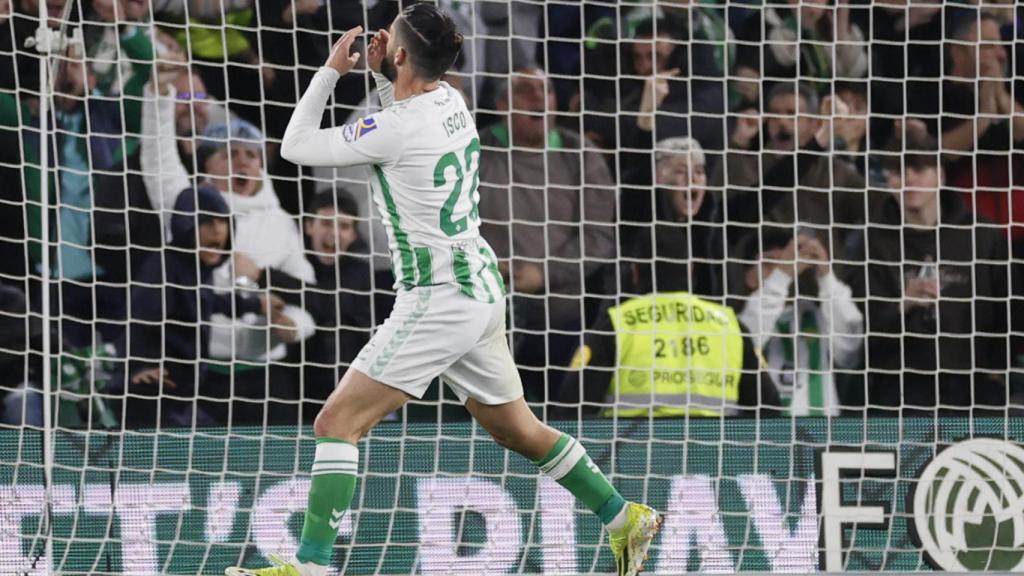 Isco celebra su primer gol al Barça