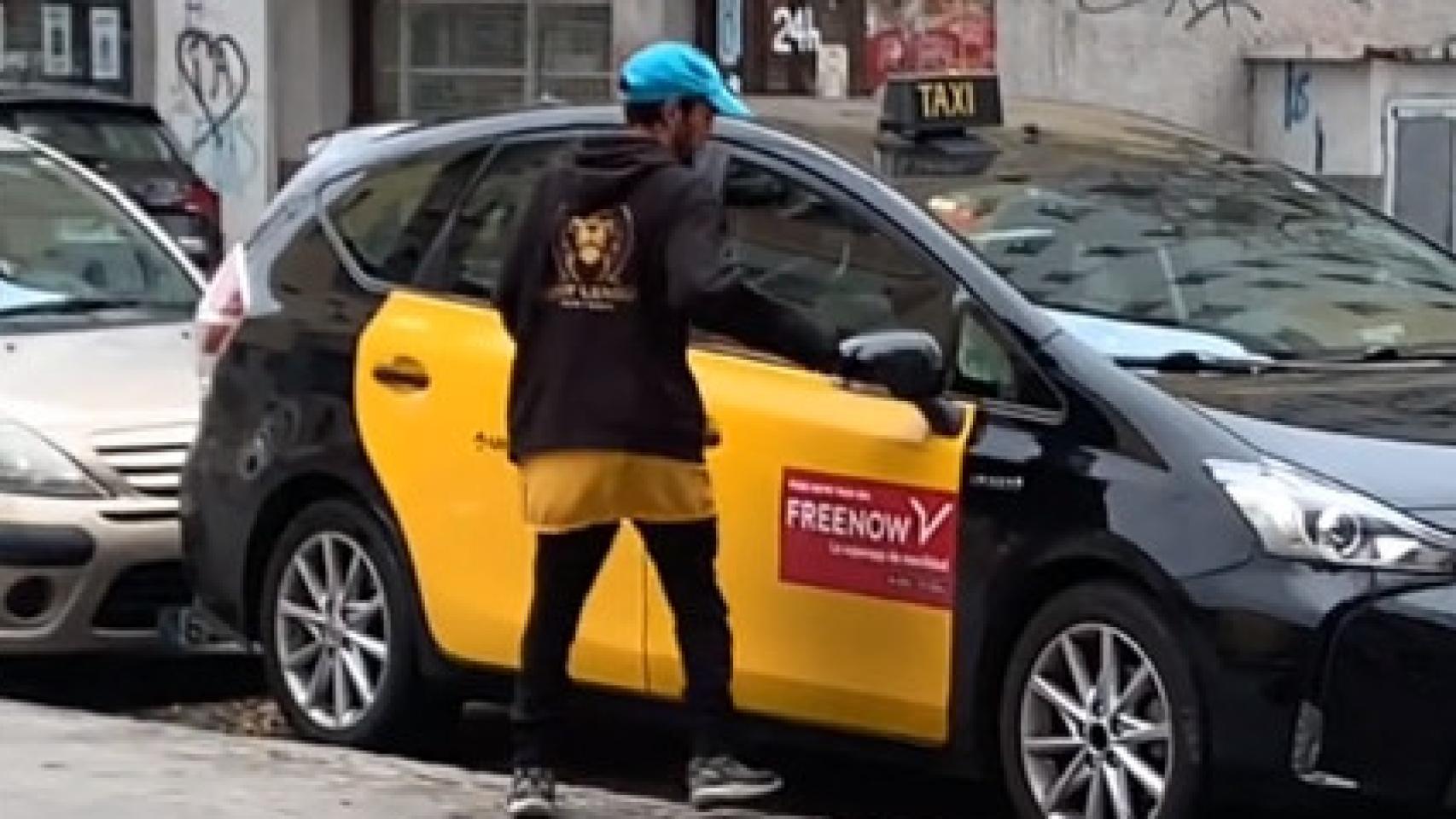 Imagen de un ladrón 'cazado' por TikTok en Badalona