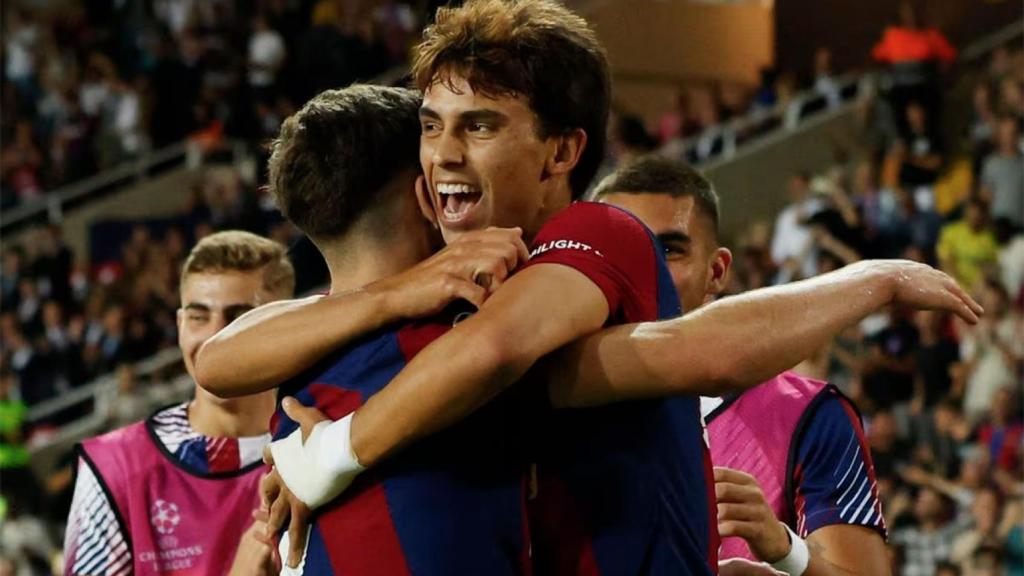 Joao Félix y Pedri González, coincidiendo sobre el césped con el FC Barcelona