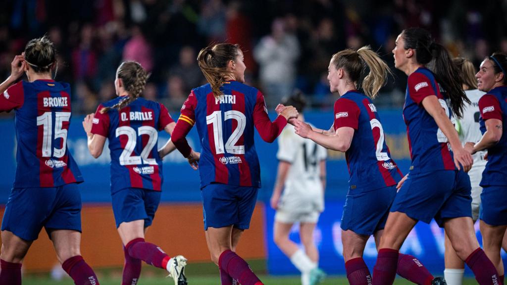 Patri Guijarro festeja su gol anotado en la fase de grupos de la Champions League